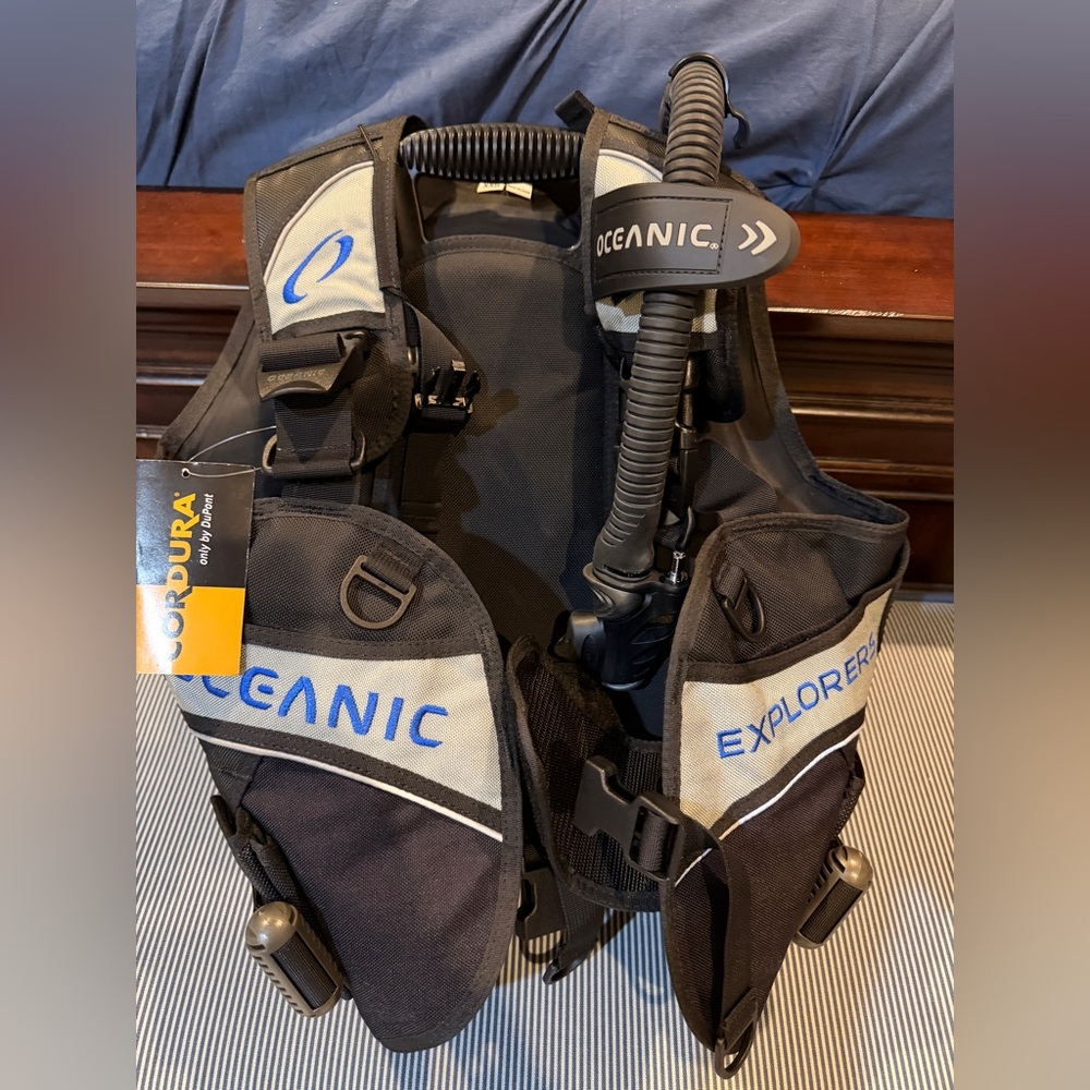 Oceanic BCD Explorer scuba diving vest for teens kids sml adults like an XXS NWT